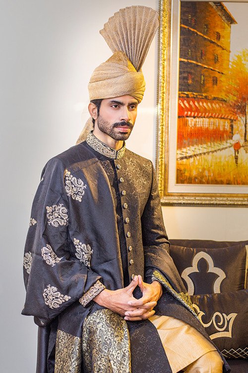 Contemporary Royalty by Hamza Collection